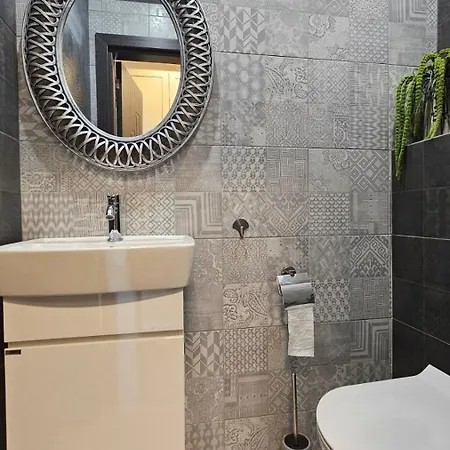 Luxury By The Sea Apartment